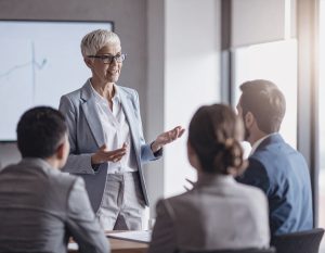 Firefly_ein bild, das das konfliktmanagement eines coaches zeigt 974775_S